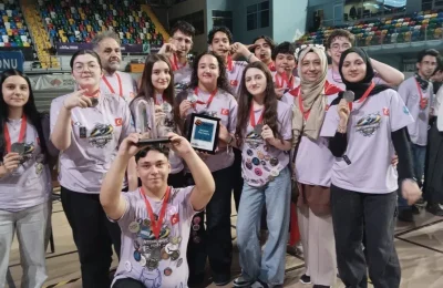 Bursa’nın robotik gururu! Çaylak takımın Avrupa başarısı