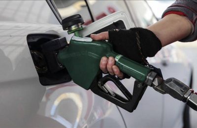Akaryakıtta tabela değişimi: Benzin ve motorine zam geldi
