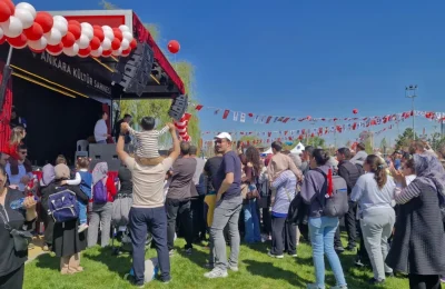 Başkentte 23 Nisan coşkusu zirve yaptı! Çocuklar bayramı şenlik alanına dönüştürdü
