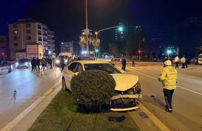 Ankara’da iki ayrı trafik kazası: 4 kişi yaralandı