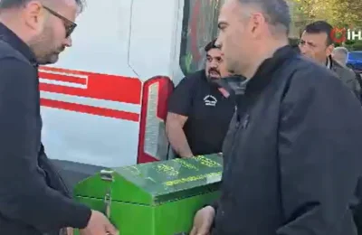 Annesinin elinden kurtulup yola fırlayan minik Aybars feci şekilde can verdi