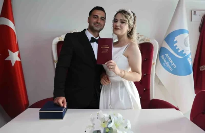27 Bin Depremzede Çift Evlilik Kredisiyle Yeni Bir Başlangıç Yaptı