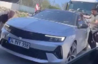 ‘Dur’ ihtarına uymadı, otomobilin lastikleri bıçaklanarak yakalandı