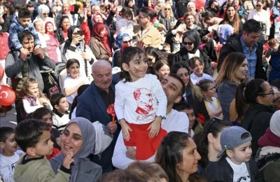 Yalova’da 23 Nisan Ulusal Egemenlik ve Çocuk Bayramı Meydanı Dolduran Etkinliklerle Kutlandı