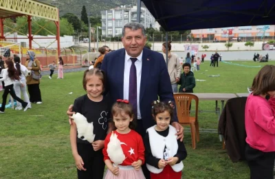 Bayındır Belediye Başkanı Davut Sakarsu: “Uçurtma Şenliği ile çocuklarımızın bayram sevincini gökyüzüne taşıdık”