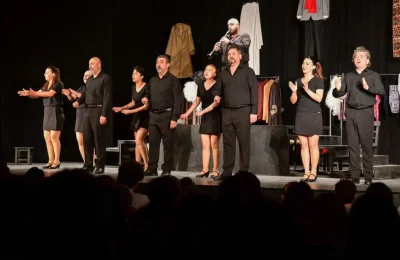 MANİSA’DA MESİR TİYATRO FESTİVALİ’NDE “BİR TAKIM AZİZLİKLER” OYUNU YOĞUN İLGİ GÖRDÜ!