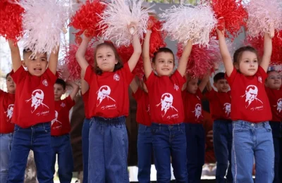 Eskişehir Odunpazarı’nda 23 Nisan şenliği çocukların katılımıyla bayram coşkusuna dönüştü