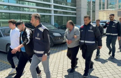 Konuşma bahanesiyle çağırdılar, bodrum katta dehşeti yaşadı