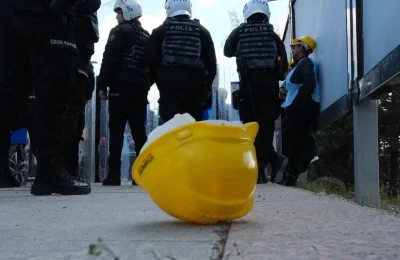 They started a hunger strike in front of the Ministry of Energy: 110 miners detained