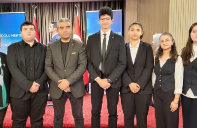 Ankara’da “Kimlik İnşa Eden” Buluşma: Anadolu Mektebi 15. Yılını Çalıştayla Taçlandı!