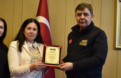 Anadolu Çınarlar Partisi Ve Çınar Kadınları Derneği’nden Afad’a Ziyaret